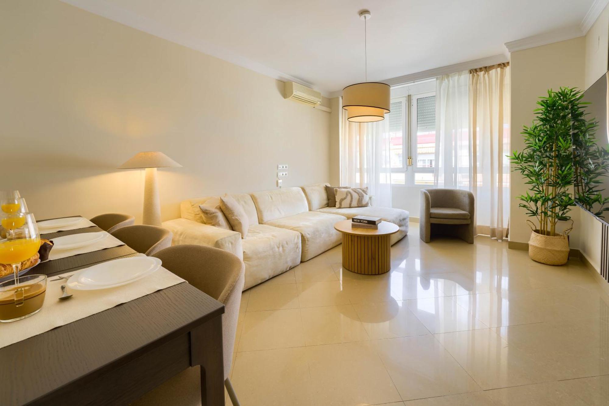 Exclusive - Prime Location Apartment *